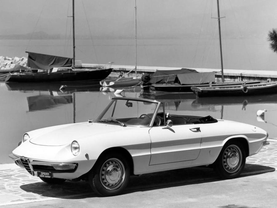  Alfa Romeo Spider 1300 Junior (105) 1967 года  (фото 7 из 7)